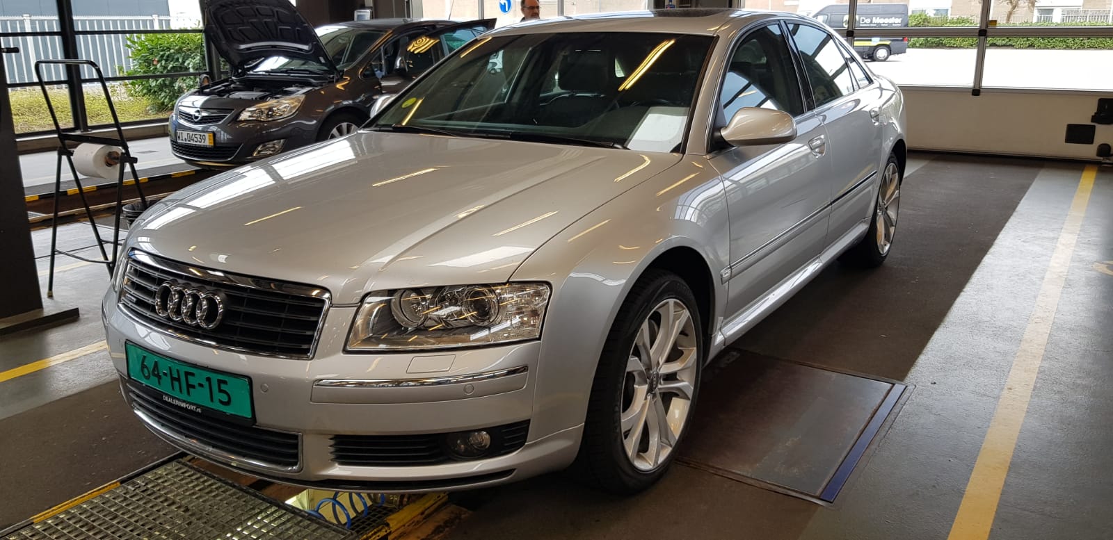 Audi A8 4.2 quattro